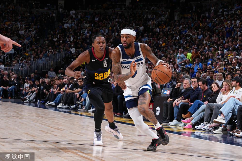 们在防守端 们在防守端